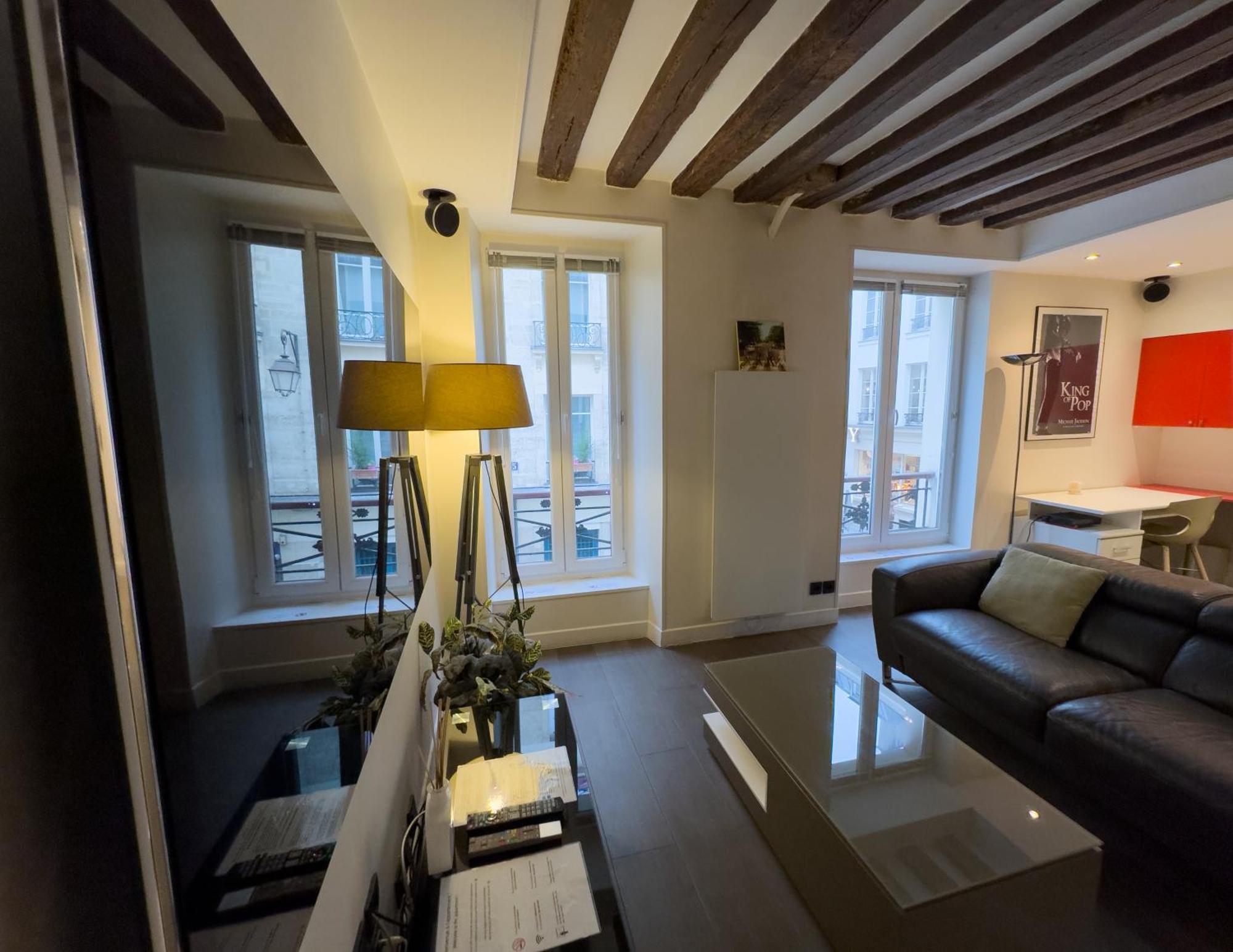 Design Au Coeur Du Marais Appartamento Parigi